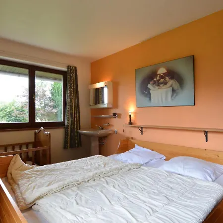 Chalé Inviting In The Woods In Ovifat