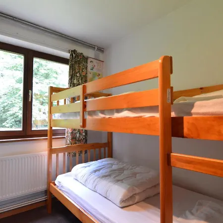 Inviting In The Woods In Ovifat Chalé *