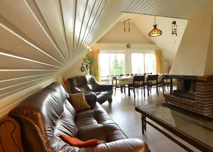 Inviting In The Woods In Ovifat Chalet *