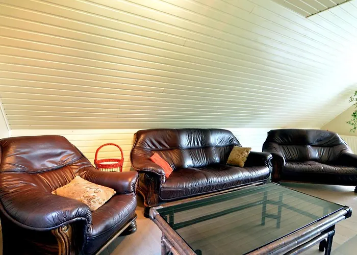 Inviting In The Woods In Ovifat Chalet *