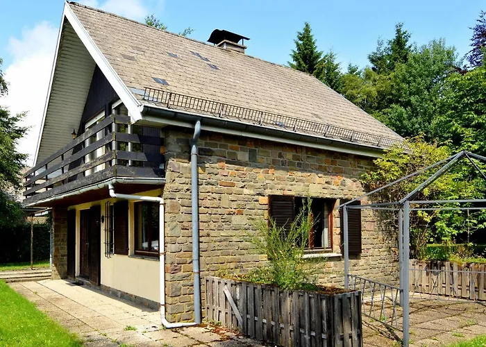 Inviting In The Woods In Ovifat Chalet Waimes
