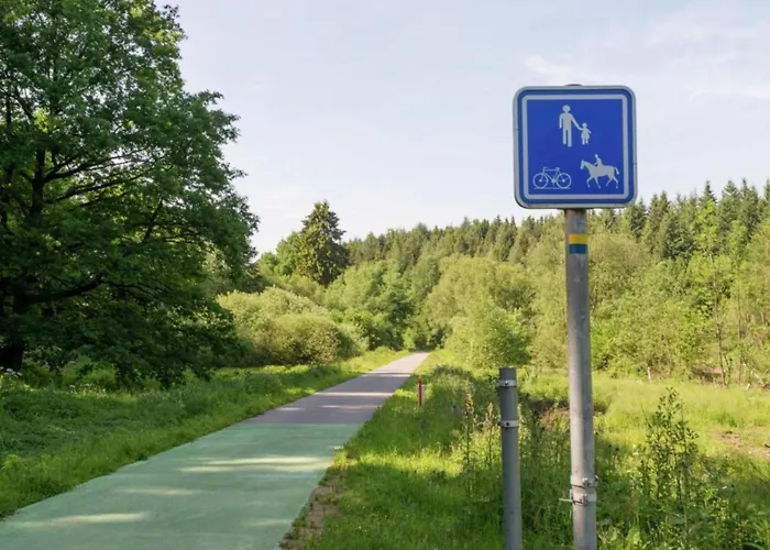 Inviting In The Woods In Ovifat Chalet